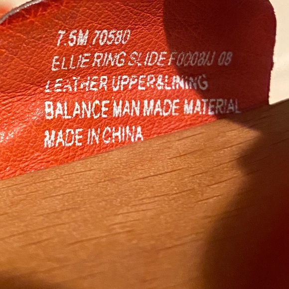 FRYE “Ellie Ring” Leather Slides in gorgeous Coral - Picture 15 of 16